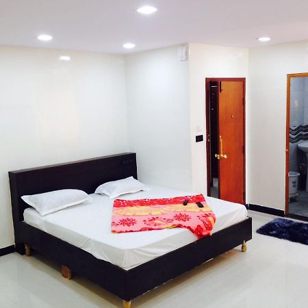 Hotel T.A.P. Paradise Bangalore Esterno foto