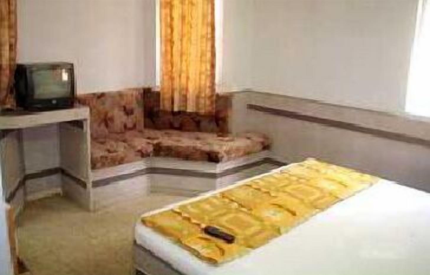 Hotel T.A.P. Paradise Bangalore Esterno foto