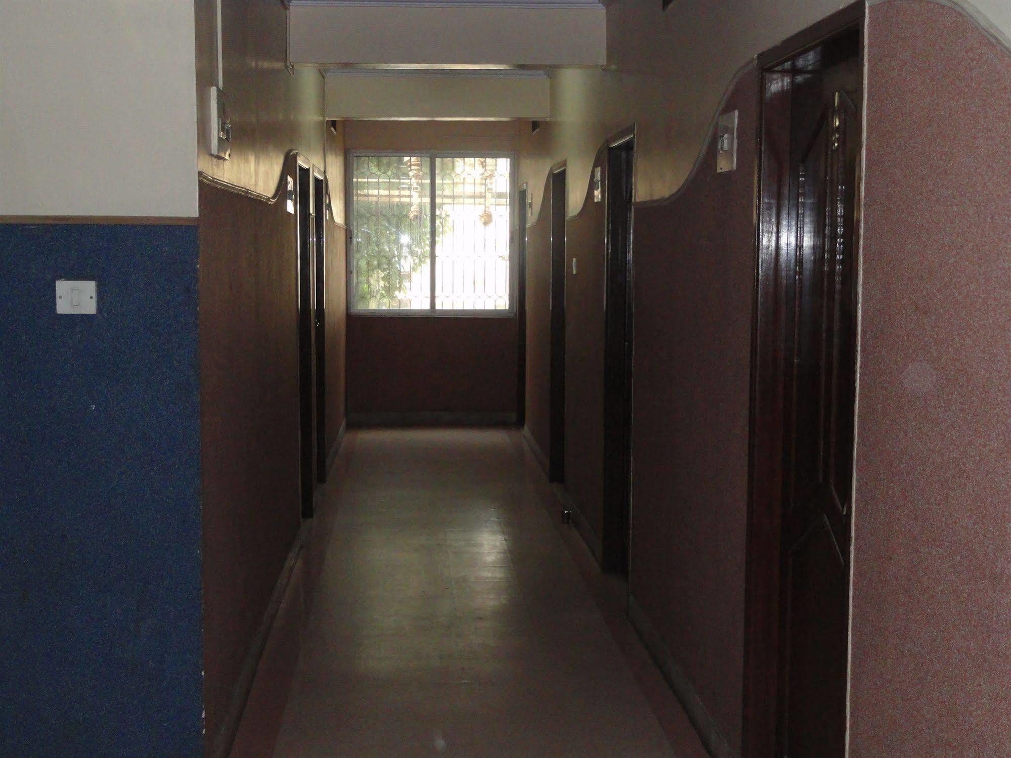 Hotel T.A.P. Paradise Bangalore Esterno foto